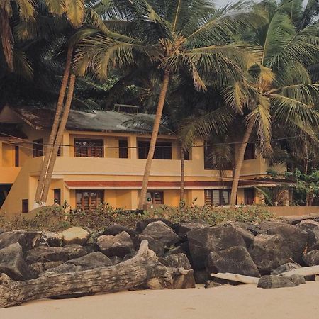 Kizhunna Rock Beach House Kannur Buitenkant foto