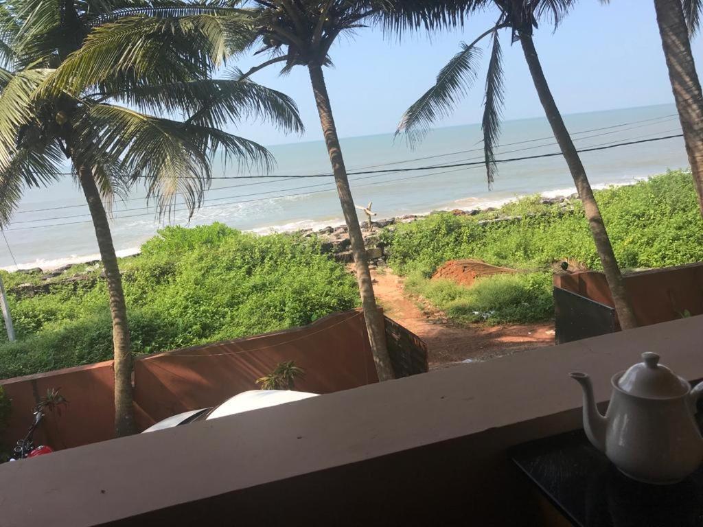 Kizhunna Rock Beach House Kannur Buitenkant foto
