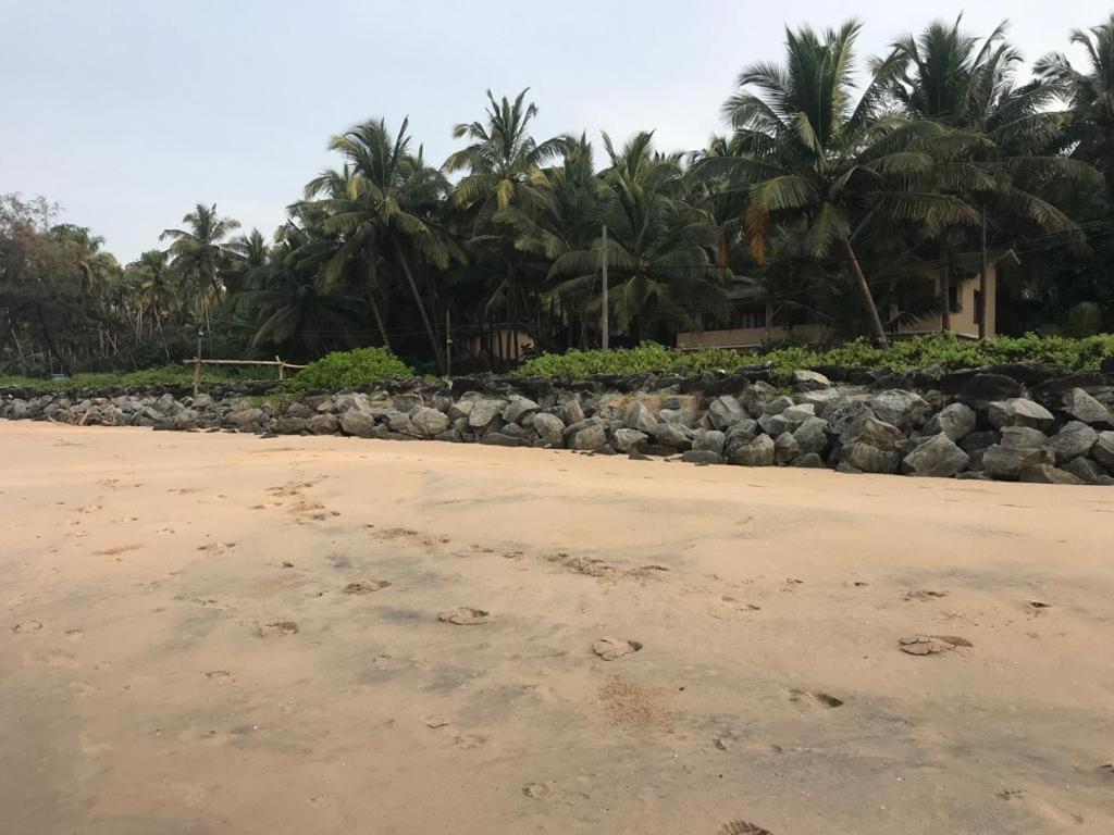 Kizhunna Rock Beach House Kannur Buitenkant foto