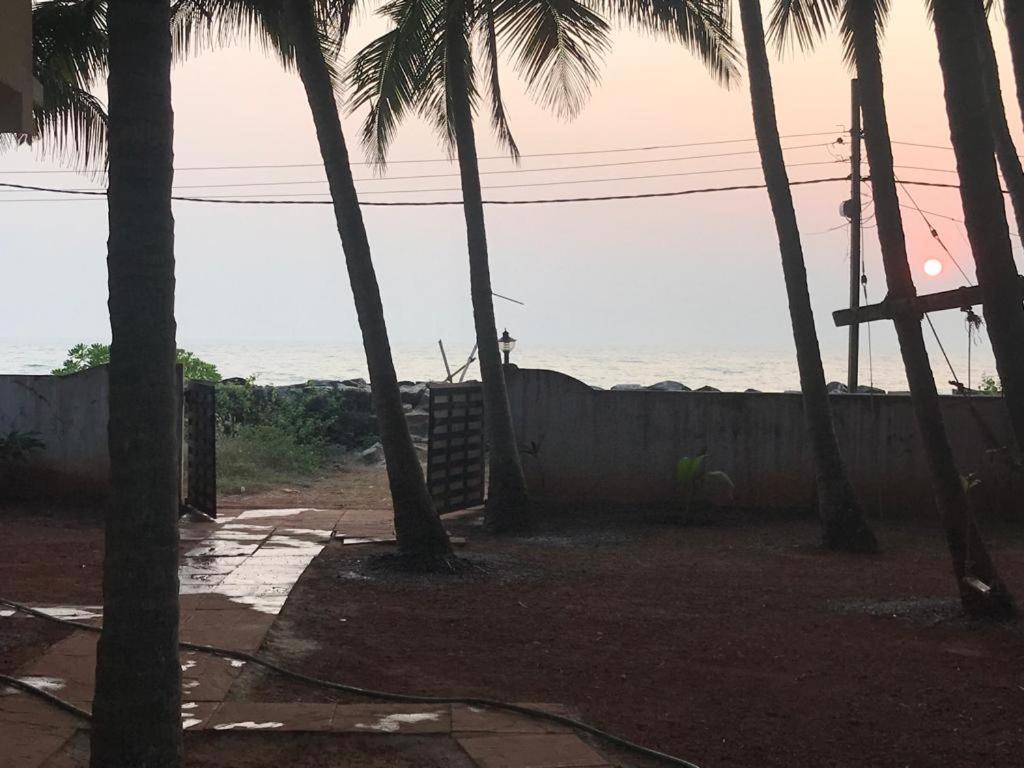 Kizhunna Rock Beach House Kannur Buitenkant foto